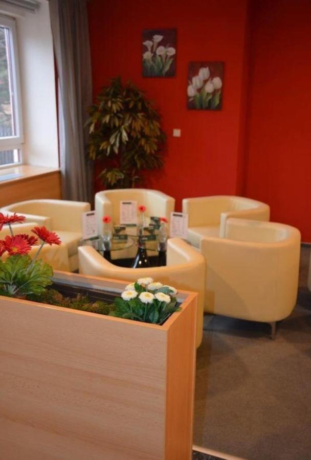 Hotel O.K. 1 Beroun  Bagian luar foto