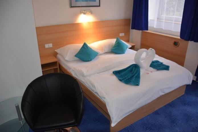 Hotel O.K. 1 Beroun  Bagian luar foto