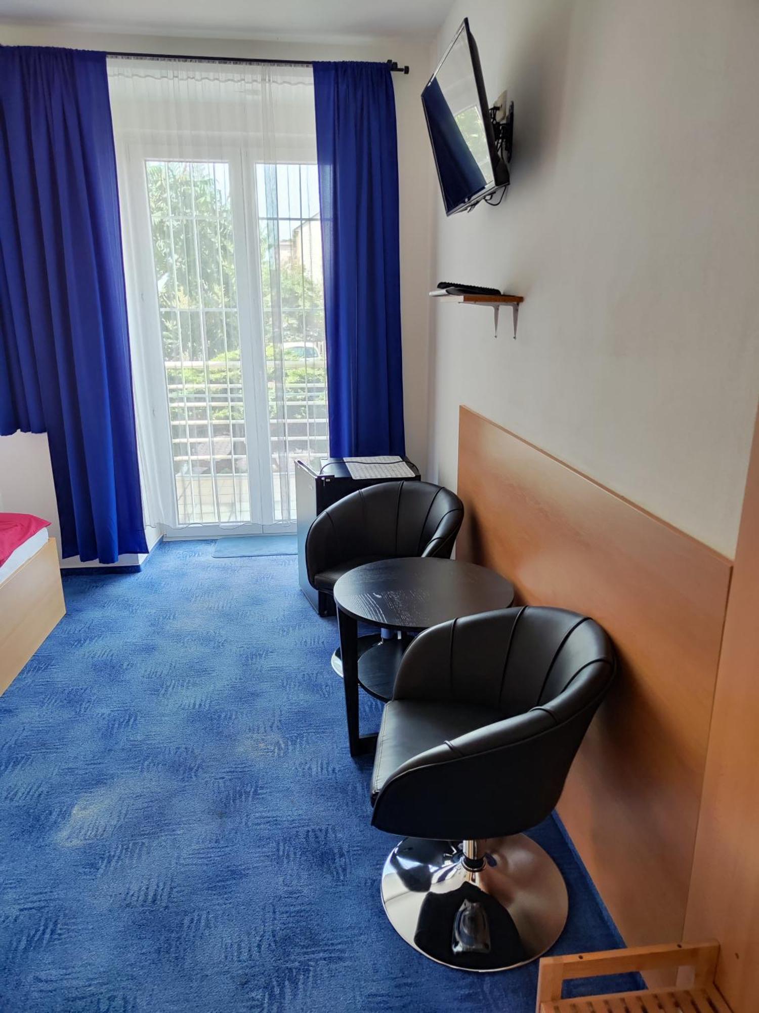 Hotel O.K. 1 Beroun  Bagian luar foto