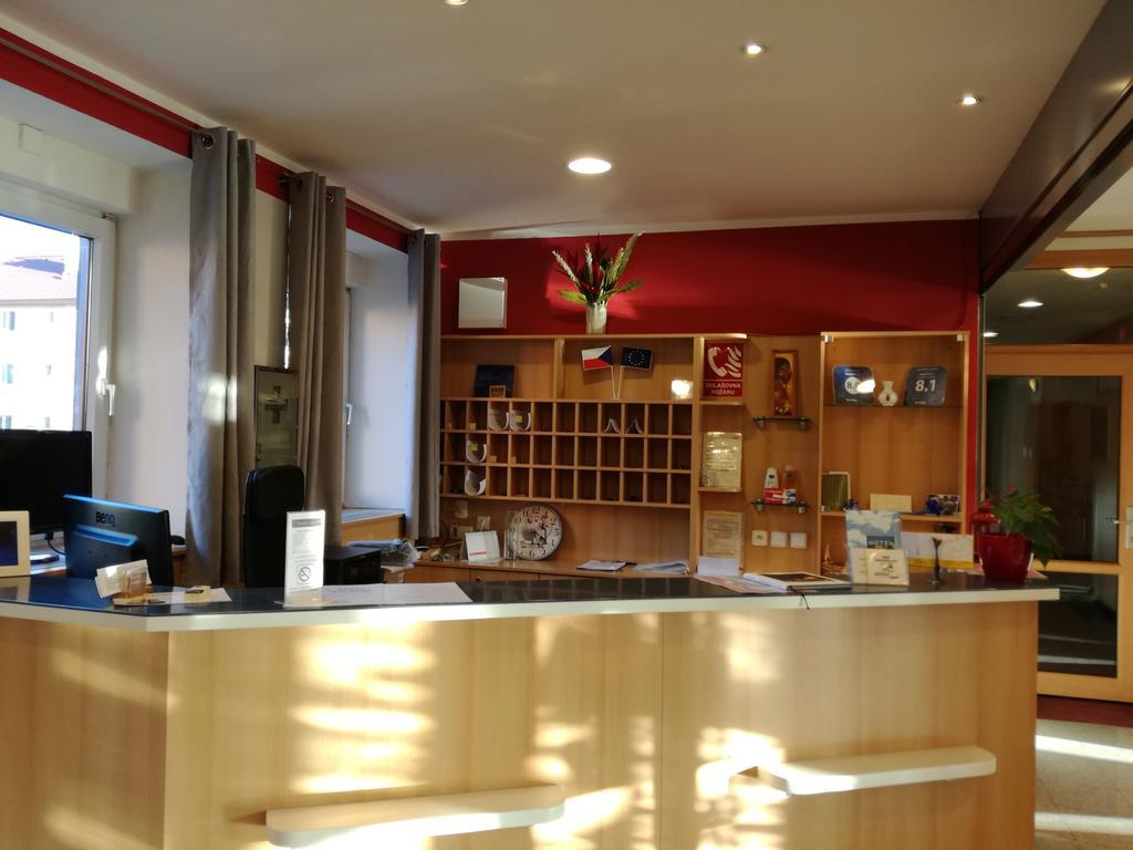 Hotel O.K. 1 Beroun  Bagian luar foto