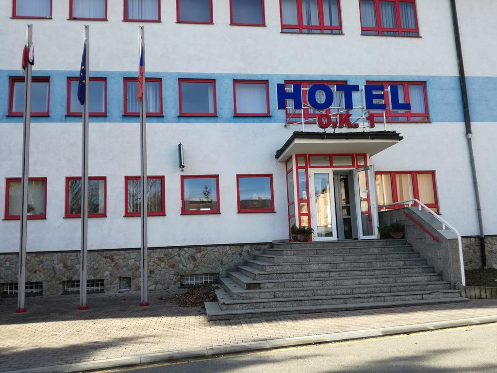 Hotel O.K. 1 Beroun  Bagian luar foto