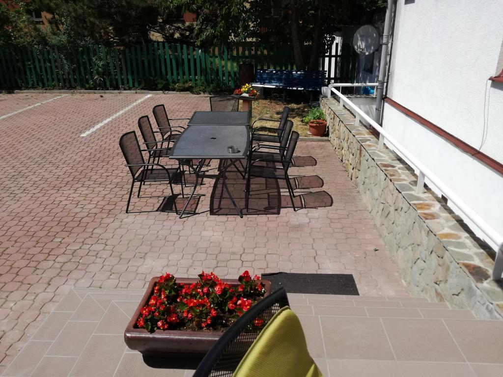 Hotel O.K. 1 Beroun  Bagian luar foto