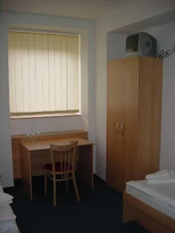 Hotel O.K. 1 Beroun  Bagian luar foto